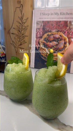 Fresh mint lemonade is my favourite summer drink 🍋