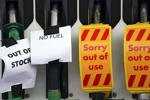 Thousands of petrol stations out of fuel as HGV driver visa plan criticised