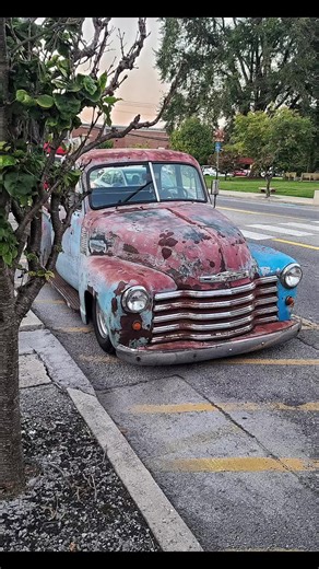 Cruisin Crossville on a Saturday night #chevytrucks #livingmybestlife #trucklife #cartok #crossvilletn