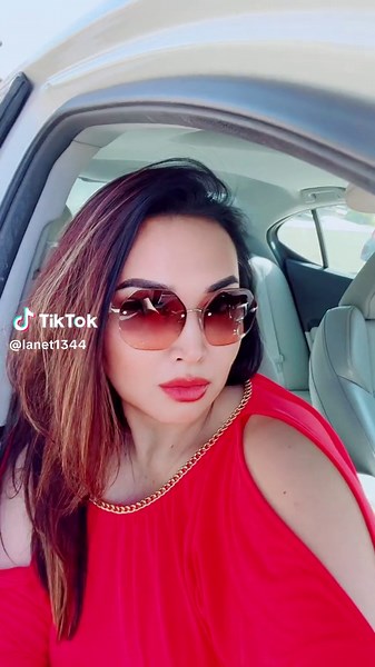 Selfie Tips: Capturing the Perfect Car Moments