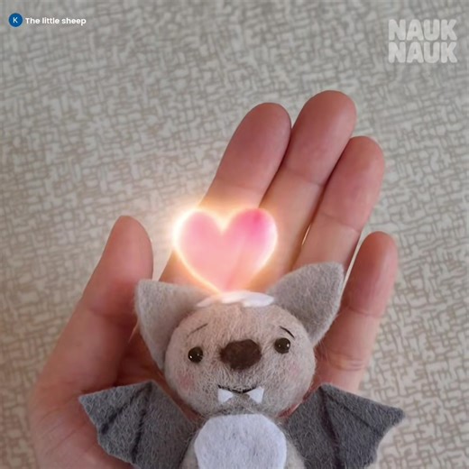 Hello, here is a little needle felted bat sending heart to you 🦇💗 isn’t it adorable? 🥰 #cutesart #lovehandmade #handmadelove #fyp #cutedesign #cutestyle #cuteartwork #halloween #lovehalloween #bat #cutebat #battik #sendingheart #lovebat #batlove #batlovers #batloversofinstagram