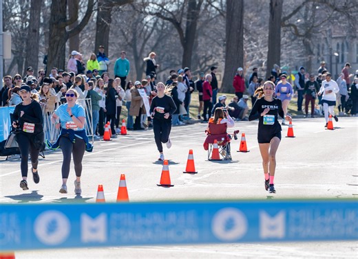 Milwaukee Marathon weekend weather forecast has chance of rain Sunday