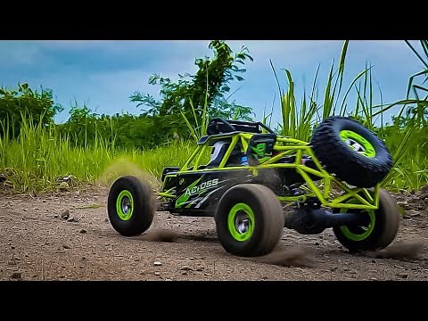1/12 Scale RC Car : WLToys 12428 4WD Crawler Off-road Driving