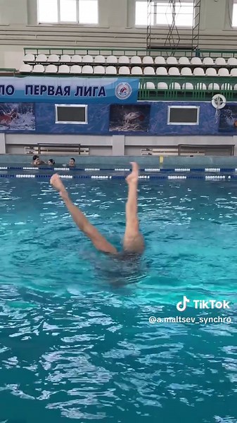 Mastering Synchronized Swimming Techniques with Alexander Malcev