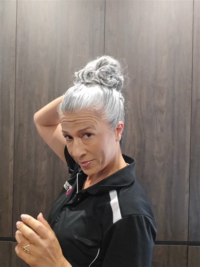 Quick Messy Bun Tutorial for Back to Work Style