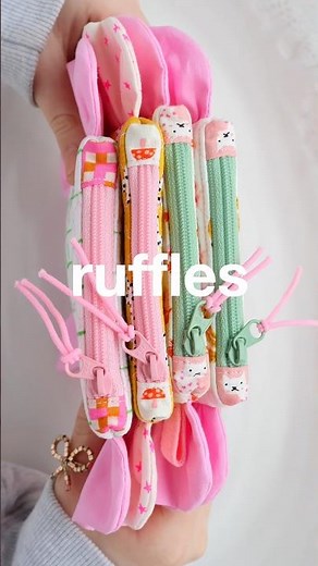 NEW ruffle zipper bag + fussy cut zipper tabs *pattern* 🍂 how to sew a pouch for BEGINNERS #sewing