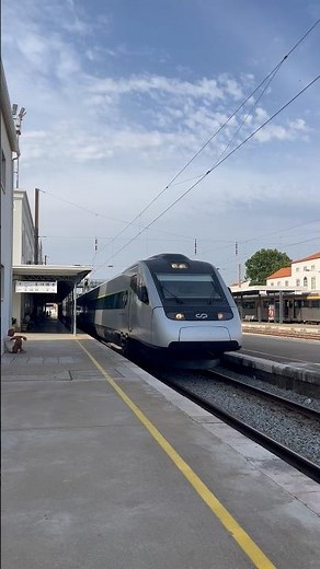 Alfa Pendular Passes Through Entroncamento Station Without Stopping 🚄🇵🇹