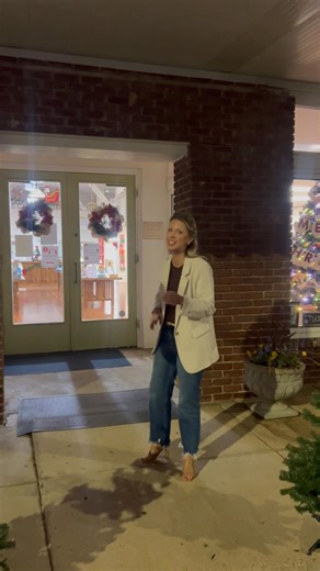 Usually a quiet place, but we need to shout this that The Demopolis Public Library is having a Pop Up Shop tonight! Stop by and see them! | Demopolis Area Chamber of Commerce