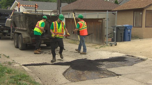 New city crews tackle many little jobs in Winnipeg neighbourhoods