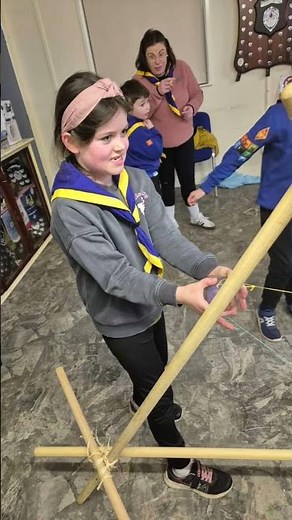 Beavers working on pioneering adventure skills badges building a catapult #beaverscouts