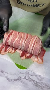 BACON WRAPPED BURRITO 🥓🌯 Bacon Large Flour Tortilla Hash Browns 2 Eggs Splash Milk Shredded Cheddar Cheese Avocado Cook hash browns according to package whilst whisking together eggs and milk, season with salt and pepper. Transfer hashbrows onto plate and scramble eggs in pan. Arrange has browns, eggs, cheese and avocado in centre of tortilla and fold, burrito style. Arrange strips of bacon on a piece of parchment paper and roll burrito inside. Shallow fry until bacon is cooked. Enjoy! | Defin