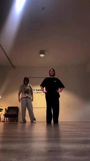 Jellyous - Illit Duo Dance Performance