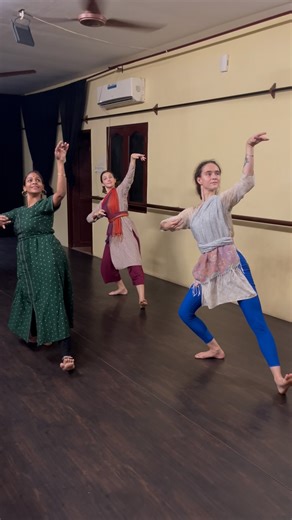 Dancer Vithya🛼 on Instagram: "Learn the 108 Karanas with the basics . Online classes are beginning soon . Long term - 2 years . . I am sure that the experience of learning the 108 Karanas is over the moon . Do find the link in our bio to fill the form and wait for the responses . @natyakalavidyalaya and @indira_performing_arts have collaborated on this course and we are very glad to have completed 5 years of our journey teaching over 200 students. We are also happy that we were able to give sch