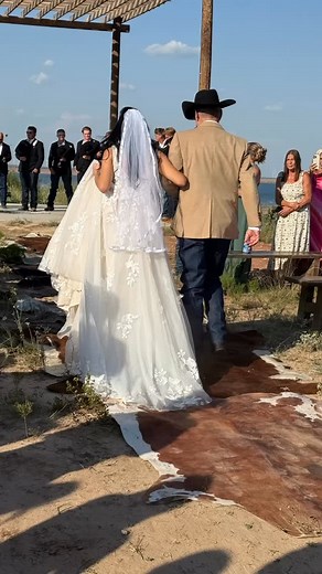 Beautiful Wedding on the. O - Ranch 💕💕💍 | Eugenie Daniel