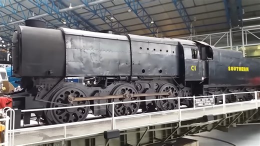 【托马斯动画里尼维尔原型】英国南方铁路的Q1级-英国最丑陋的蒸汽机……或最伟大的蒸汽机视频搬运～轨道交通火车迷Steamloco火车头机辆模式列车railfan