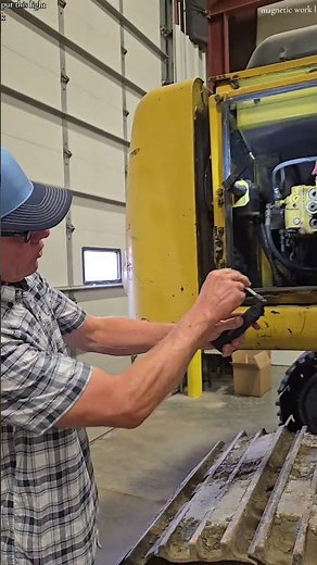 360° Rotatable Rechargeable LED Work Light with Magnetic Hold