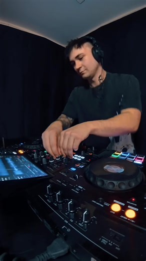 Europhia: Hard Dance Mix and Back-Spin Experience