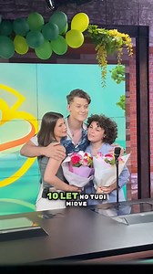 Včeraj je minilo točno eno leto odkar sta pred mikrofone in kamere stopila Jaka in Nika - kot nov voditeljski par ŽIDANEGA POPOLDNEVA 🥰 In ja … Jaka pač vsakič znova preseneti 🥹💐 Hvala ker nas tako radi poslušate, v veselje nam je delati program za tako zveste poslušlace in gledalce 🥳 | Radio Veseljak - radio z nasmehom