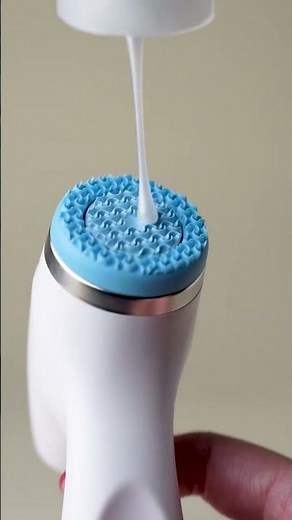 Why love ageLOC LumiSpa iO? 2 mins. Twice a day. Seven clinically proven facial skin benefits. 💙