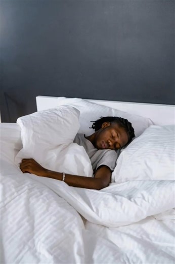 Why You Feel Like Falling In Sleep 😳#shorts #facts #mindblowing #science #zyrova