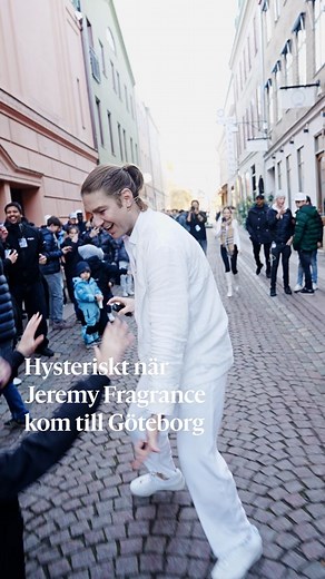 Vad gör man när en tysk parfymprins luktar på ens nyckelben och hals? GP:s reporter har träffat internetfenomentet i en liten butik på Kyrkogratan. Text: Jonathan Bengtsson Fotograf: Anders Ylander | Göteborgs-Posten