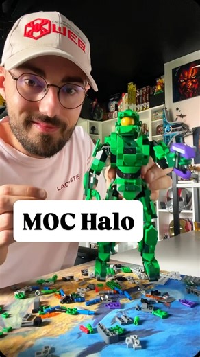 Adrien🌙CollectionGeek on Instagram: "Ce MOC nous permets d’avoir un Lego Halo 😱 Modèle réalisé par @creationcaravan4 (Brad Barber). Notice dispo à l’achat sur Rebrickable. #lego #moc #halo #masterchief"