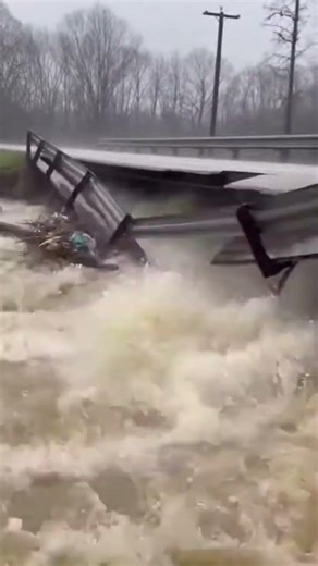 Bridge Collapse Under Debris Pressure - Instant Snap!