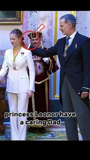 king Felipe set Leonor hair #princessofasturias #princessof #leonordeborbon #casreal #uniform