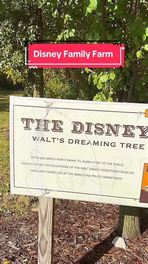 27/100 🧑‍🌾 “All the adversity I’ve had in my life, all my troubles and obstacles, have strengthened me… You may not realize it when it happens, but a kick in the teeth may be the best thing in the world for you.” . 📍 275 W Broadway St, Marceline, MO 64658 . 🏇 The Disney family moved into the Disney Family Farm in Marceline, MO in 1906 from Chicago, IL. Walt was only five years old when they arrived in the city and became the foundation of his childhood memories. Walt was too young to be work