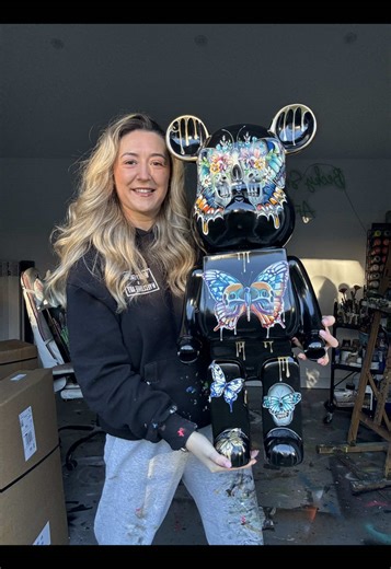 Satisfying Resin Varnish Process for Bear Sculpture