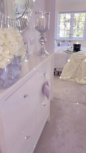 White and Grey Bedroom Decor Ideas