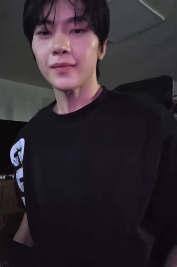 matthew must be extra happy now knowing that we just hit 100k views 🥹♥️he was monitoring the views of hey bye thew's first episode even during his live and he was so happy when he saw it was almost at 100k views !! he said when they first started out he told the director that his goal was to get 50k views in the first week for the first ep, he would've been so thankful and thought that it was a success already, but now it almost hit 100k in just a day so he wanted to tell us that he's so thankf