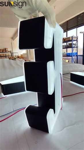 3d Build up lighed channel letters signage