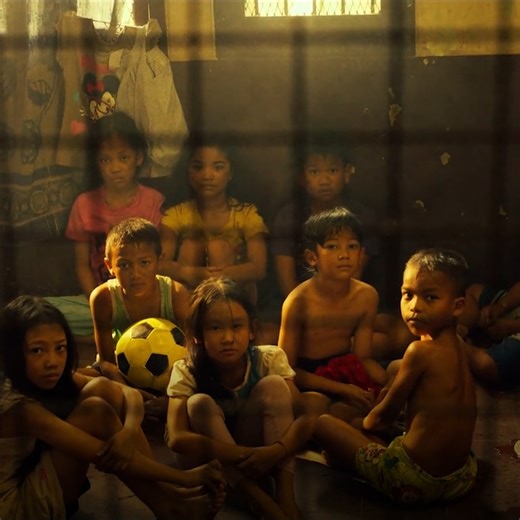 SHOWBOX on Instagram: "Юу ч болоогүй юм шиг нэгийг нь сонго гэнэ үү!!😢 [ Deliver Us From Evil ] Уран сайхны кино🔥 Show Box application татаж авах линк: 📲 showbox.mn/download"