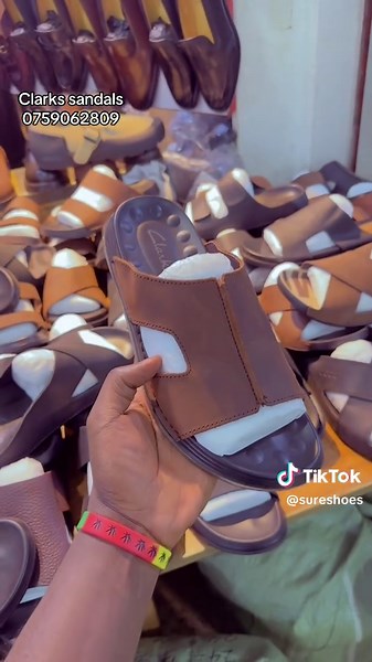 Shop now 🛍️🛍️ clarks sandals #sandal #shoes #ugandatiktok🇺🇬 #original #fyppppppppppppppppppppppp #shoeschallenge #sandles