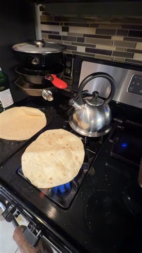 Warren | 419 Community & Food on Instagram: "That’s how I do it anyway. If you’re gonna use flour at least cook it first."