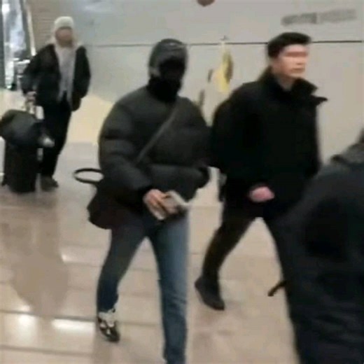 LEE HAECHAN | ᥴhᥲᥒggᥙ on Instagram: "260107 today's haechan 🥹 kangen banget akuuuuuuuuuuu 🥹 have a safe skies haechan🥹🥹 haechan otw osaka #해찬 #HAECHAN #ヘチャン"