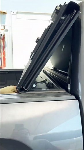 Lifted Tundra Tonneau Cover: BakFlip MX4