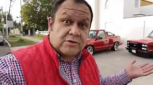 502K views · 2.1K shares | 400ss 98 vs Hunter 90 cual troca clasica es mas buscada? #chevrolet #400ss #chevrolettrucks Automotriz Alemania Consiguio para ti 2 ejemplares impresiona tes, 2 camionetas iconicas para los coleccionistas , las 2 trocas factura original, las 2 pick ups chevrolet con menos de 100,000 km , las 2 clasicas en Guadalajara no te pierdas este video | Hiperlife | Facebook