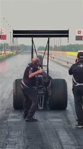 The Punch That Launched a 11,000hp Dragster