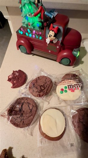 What's the best cookie flavor from Mickey's Very Merry Christmas Party? I ate so many and drank so many ciders and cocoas that I was up sick all night. OOPS. | Bayou Brandi