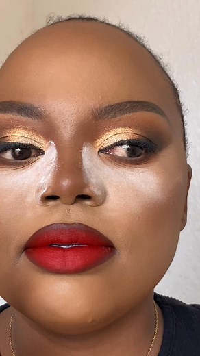 The contour pencil is incredibly versatile — you can use it for so many things: brows, eyeliner, or even as a lip liner. The formula blends effortlessly, and the colours are intense. I love that you don’t need to buy multiple pencils, one does it all! The lip stain has a lightweight, thin consistency, so I had to reapply a few times to achieve the opacity I wanted. It doesn’t dry out the lips though, and the shade is absolutely stunning. This one is in the colour “Rock.” All products can be foun