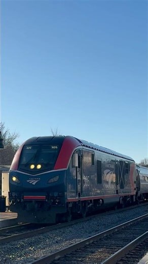 Amtrak P950 through Ashland with an Exotic Phase 3 Cafe Car and a deadhead ALC-42 Nose inward