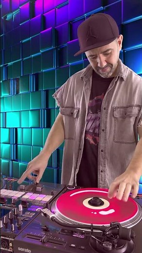 Scratching on slipmat 🔥 #djshock #scratchdj #pioneercrss12