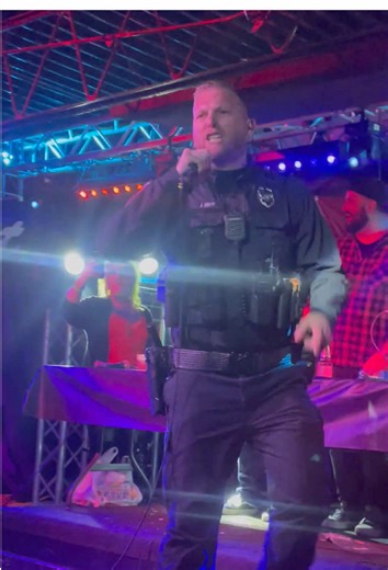 The police officers are talented #tiktok #fyp #funnyvideos #police #usa