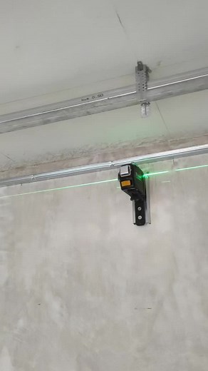 Using a Green Laser Level Tool for Home Projects