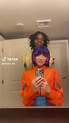 Venture and Juno: Adorable Spacerock Cosplay