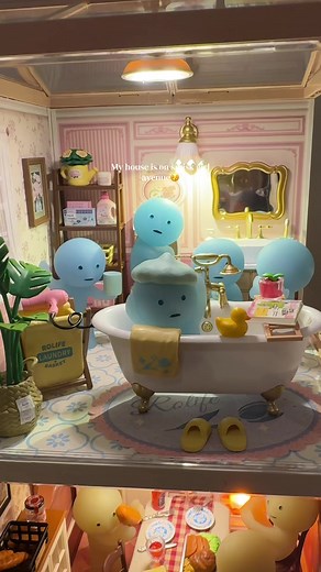 Smiski Girl Avenue: Sabrina Carpenter's Adorable Smiski Collection