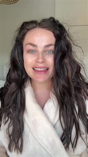 @Pantene Miracle Rescue Deep Repair Conditioner ❄️❄️ - a must have in your winter hair care routine! #giftedbypantene #PanteneHairRepair #hairrepair #sponsored