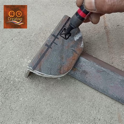 36K views · 317 reactions | Metal Bar Bending Techniques-How To Bend Flat Bar 90 Degrees | RC Creative | Facebook